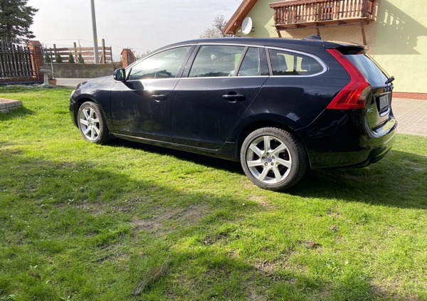 Volvo V60 cena 38000 przebieg: 109379, rok produkcji 2014 z Tarnów małe 232